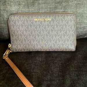 Michael Kors Wristlet
